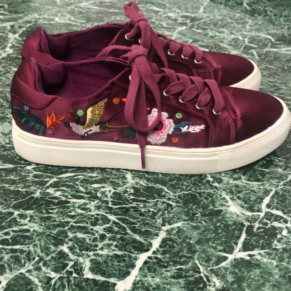 EUC MAROON RED SATIN EMBROIDERED SNEAKERS SIZE 6 - Picture 2 of 8